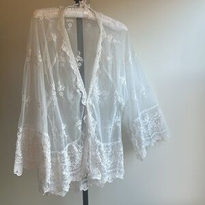 American Eagle Outfitters White Lace Kimono Top